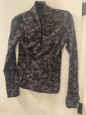 lululemon athletica Women's Black and Gray Camo Quarter-Zip Pullover